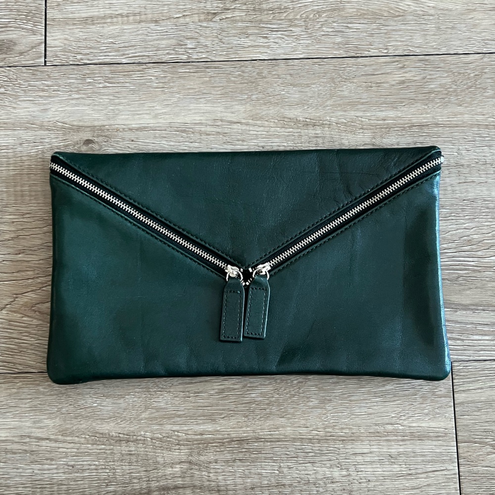 Danier Clutch